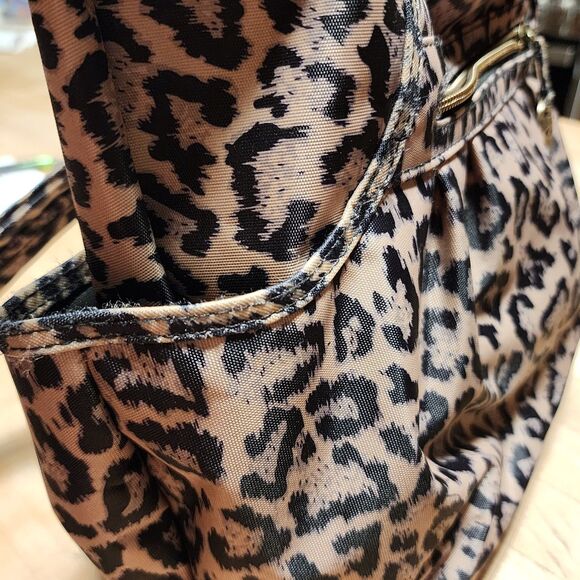 Travelon Animal Print Crossbody Bag - Picture 12 of 12